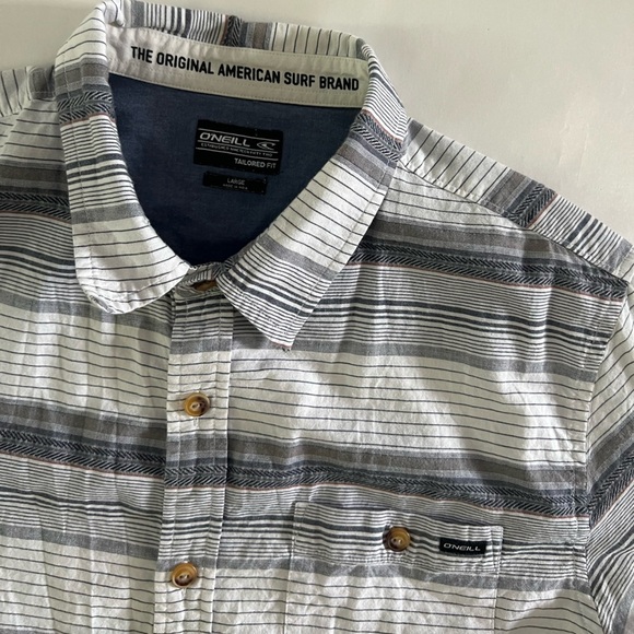 O’Neill Surf - Tailored Fit Button Up - Large - Picture 2 of 3